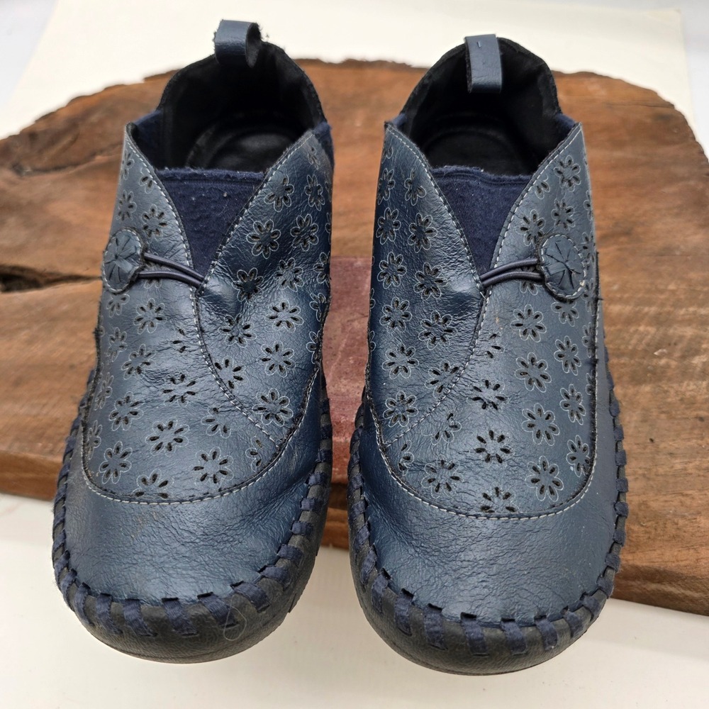 Jambu JBU Slip On Loafers W 8.5 Navy Blue Floral Laser Cut Whipstitch Trim Boho
